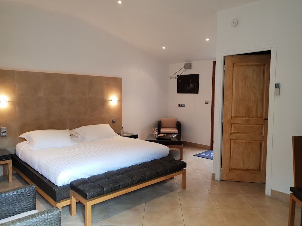 Private Hotel 13/50