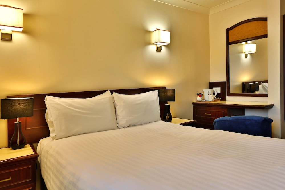 Best Western Heath Court Hotel 8/56