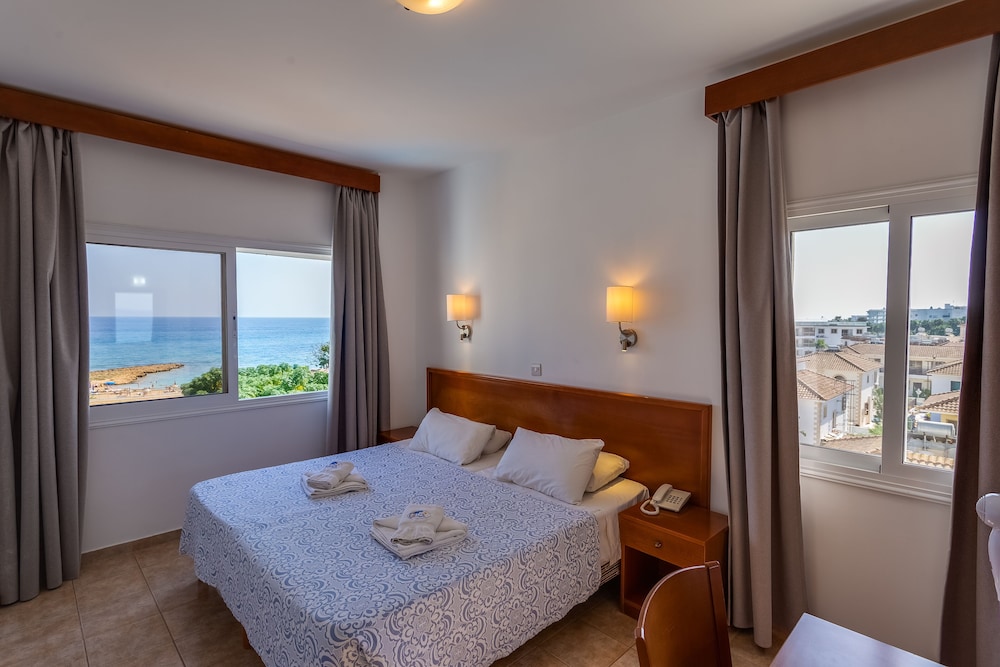 1 BEDROOM, STANDARD