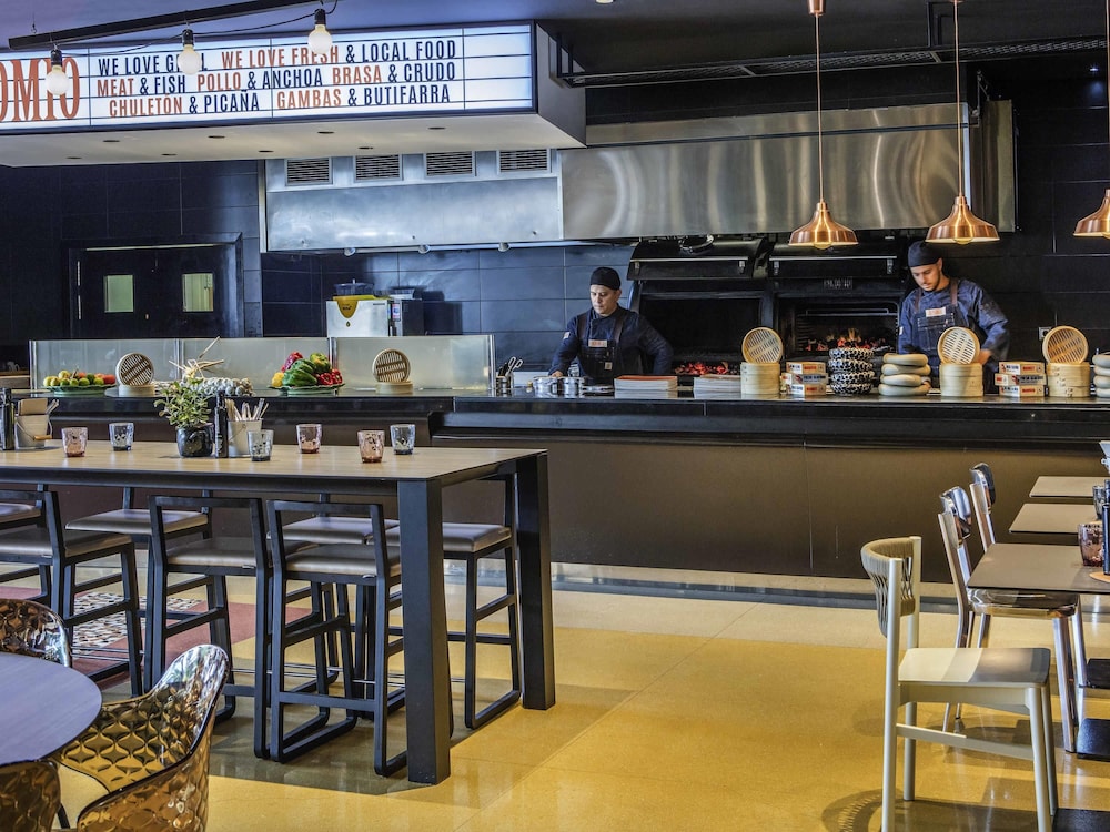Novotel Barcelona Cornella Hotel 56/71