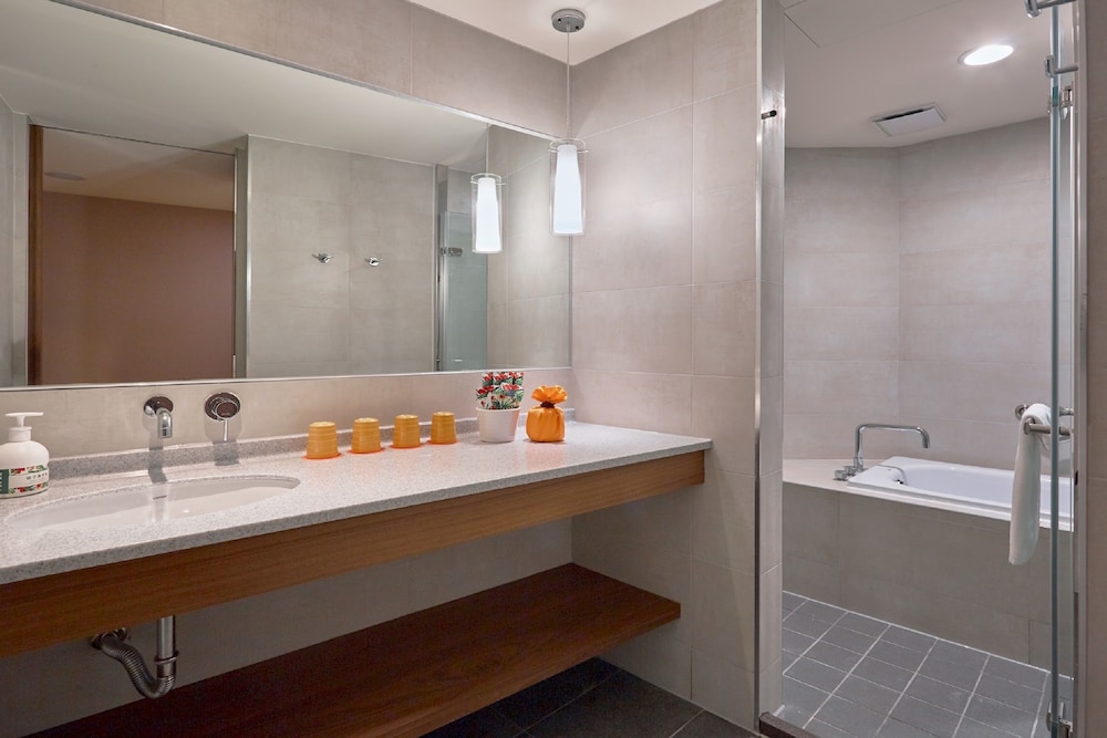 Orange Hotel Wenhua 32/36