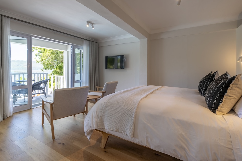 Hide Away Guest House 24/70