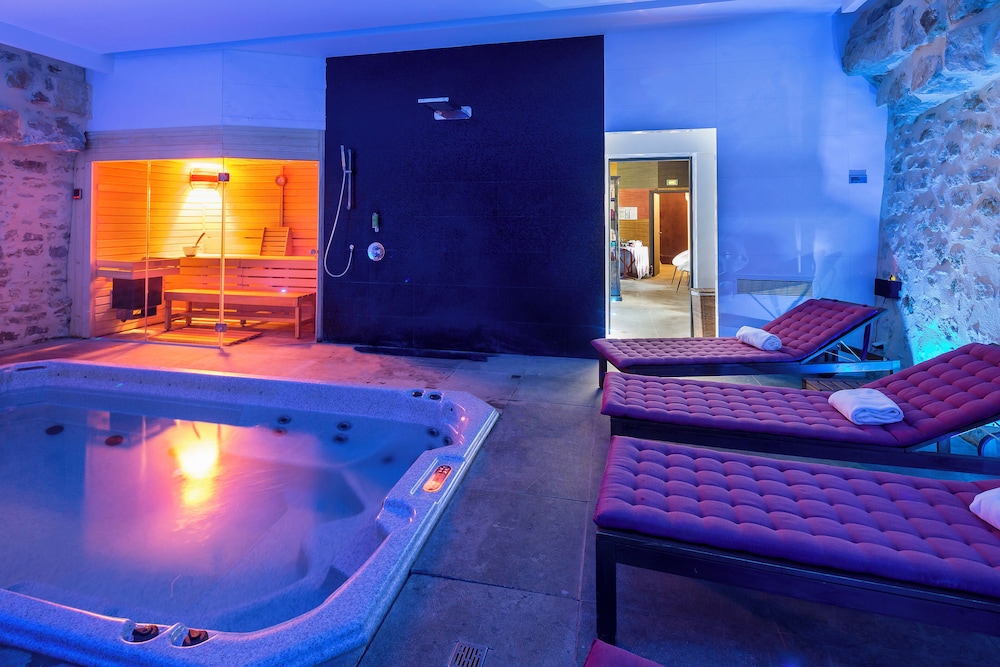 CHATEAU DE FERE HOTEL 18/50