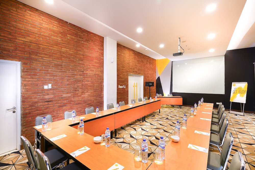 Yello Hotel Manggarai 26/32
