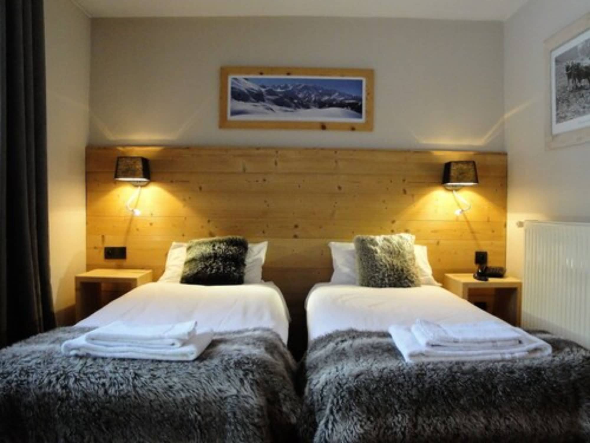ROOM, DOUBLE BED, MONT BLANC SIDE, BALCONY