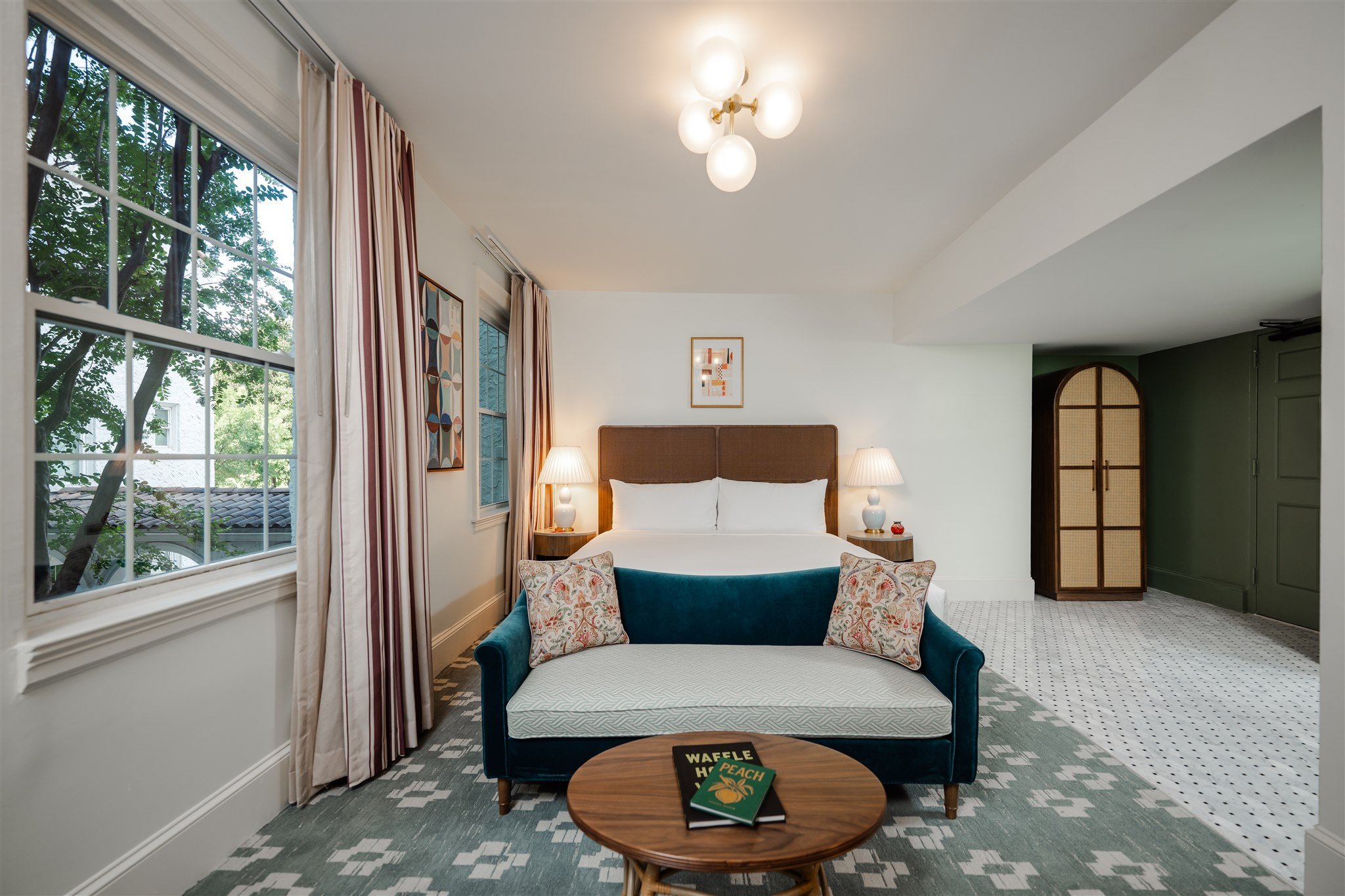 Artmore Hotel 7/35