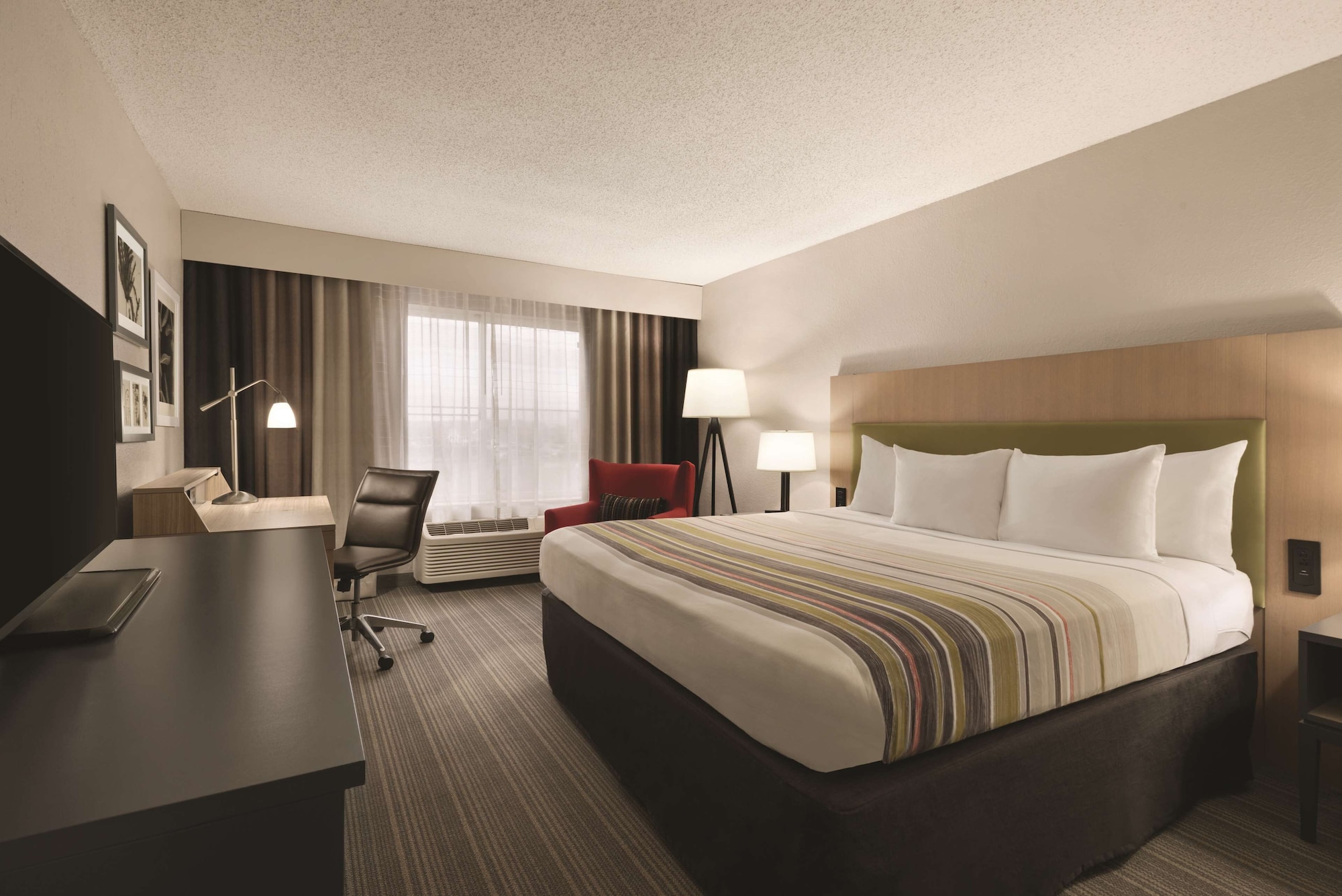 ROOM, KING BED