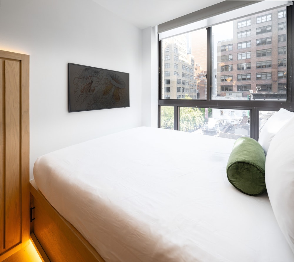 Hotel 837 21/50