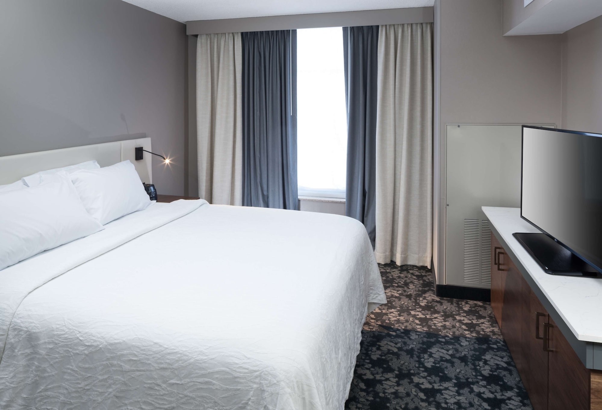 Evolution, Junior Suite, King Bed, Sofa