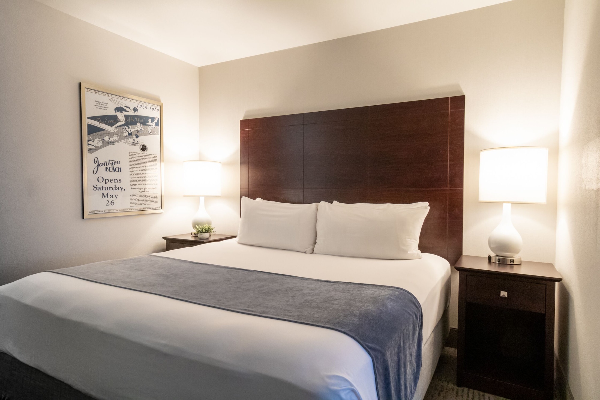 EXECUTIVE, SUITE, KING BED, SOFA