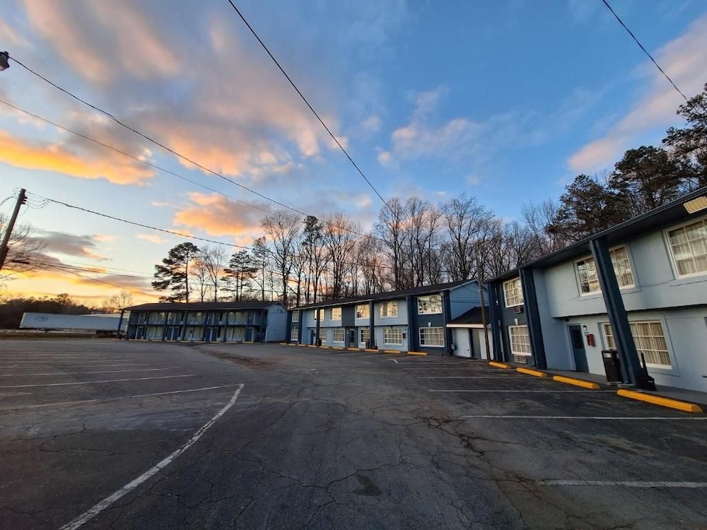 Budget Inn Roxboro 26/32