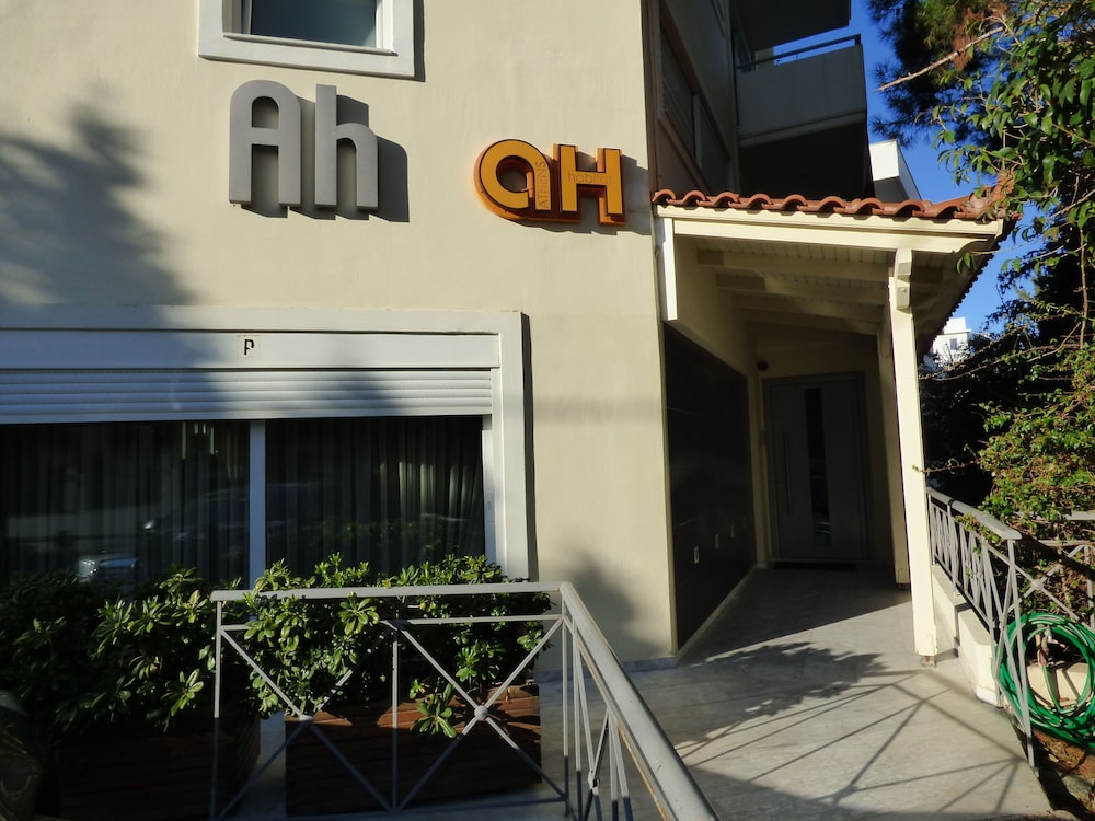 Athens Habitat 写真2