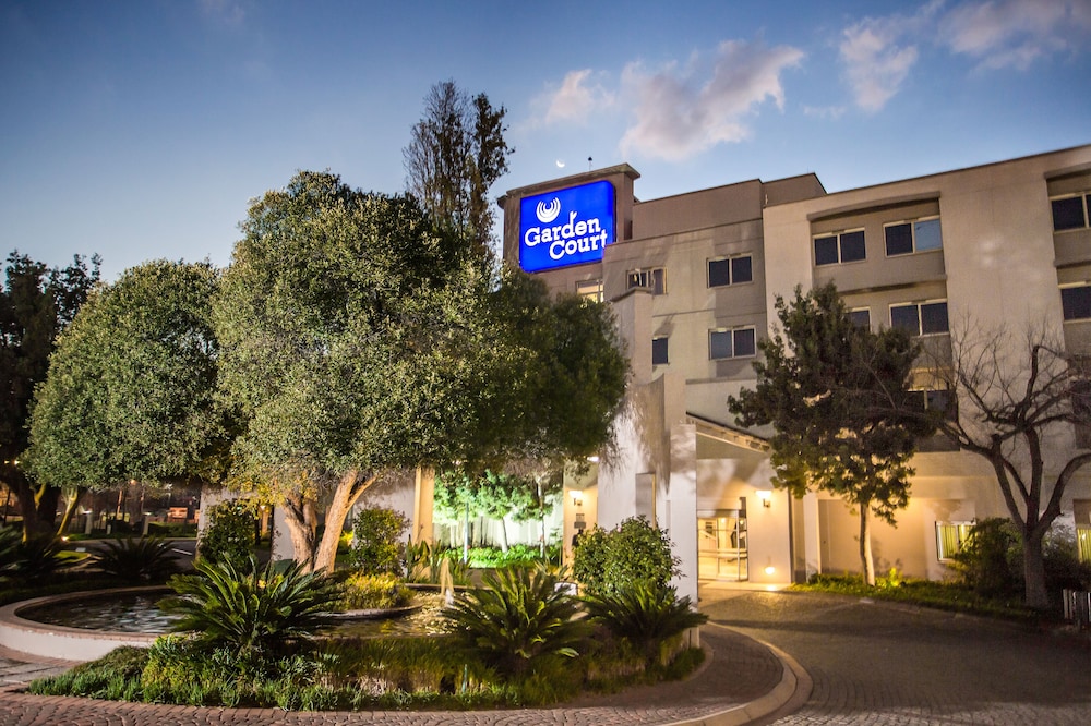 Garden Court Eastgate 2/34