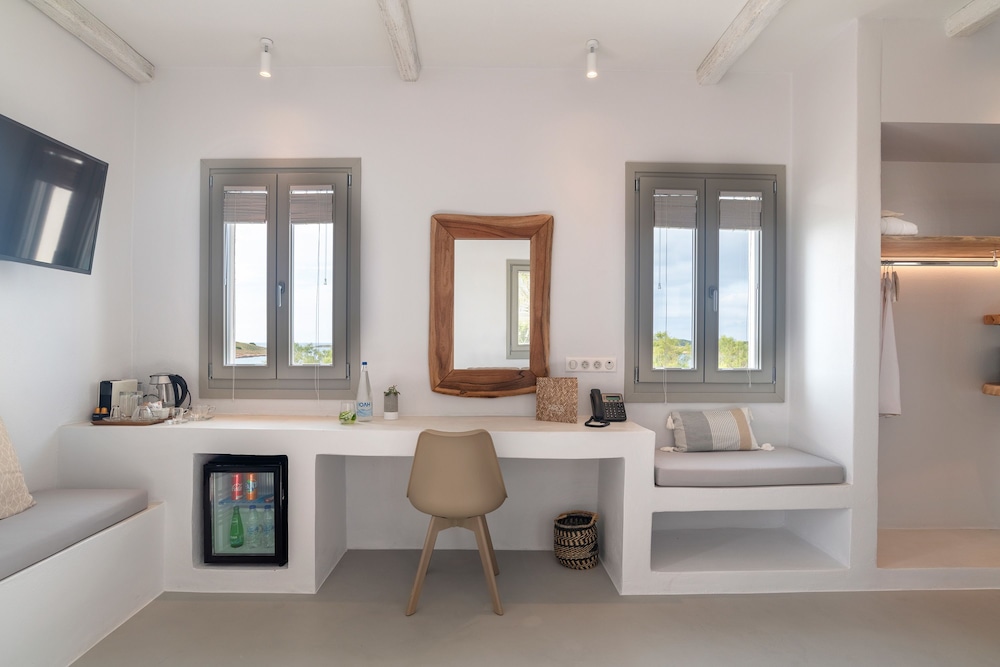 Paros Comfy Suites 30/50