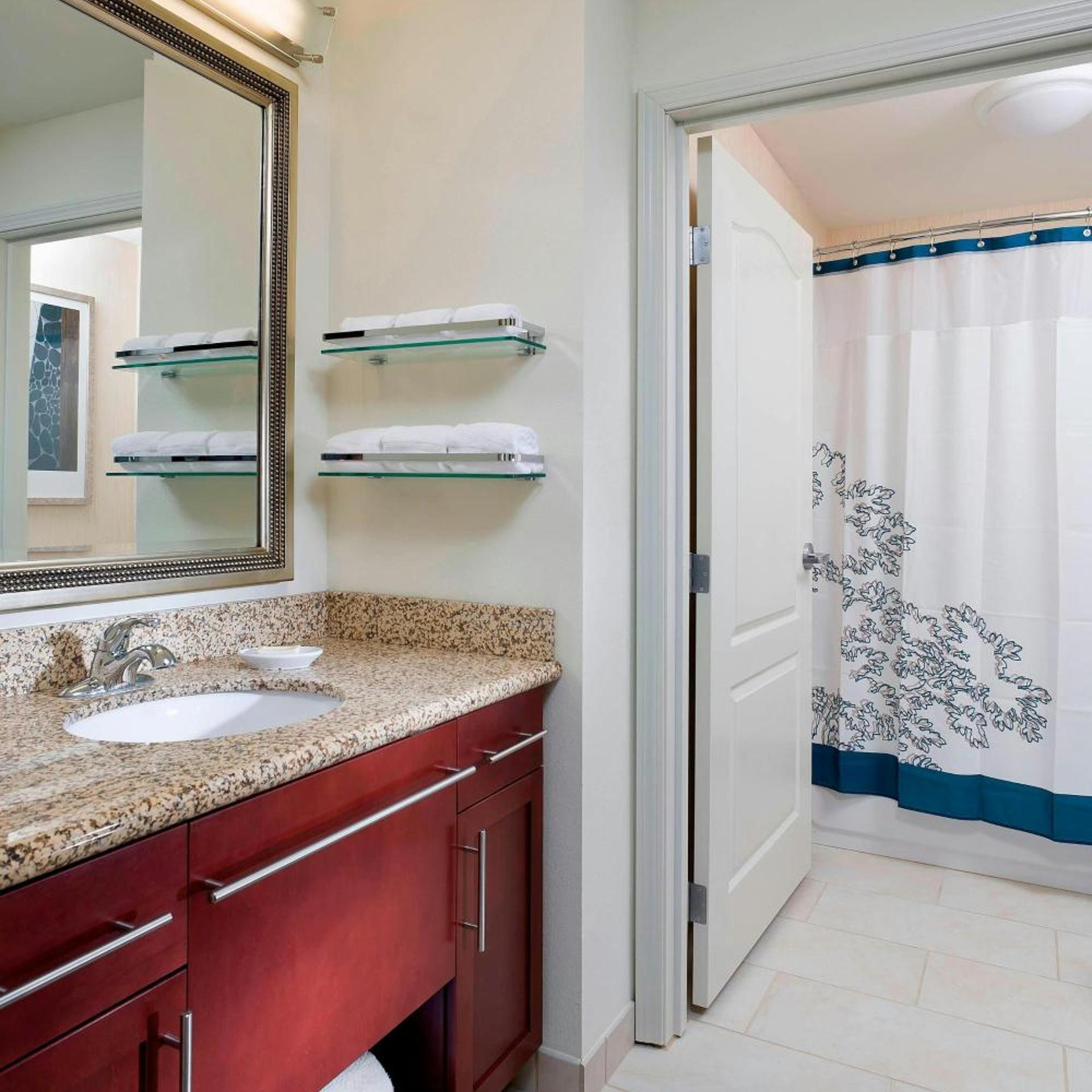 Suite, King Bed