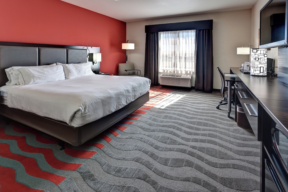 Feature, Standard, King Bed, Jetted Tub