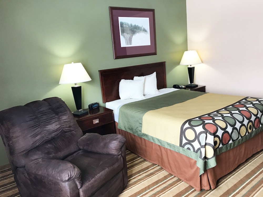 Heartland Hotel And Suites 34/62