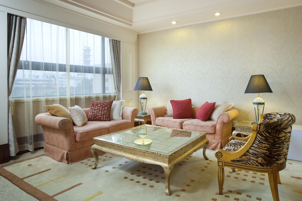 HOLIDAY INN ZHENGZHOU 44/69