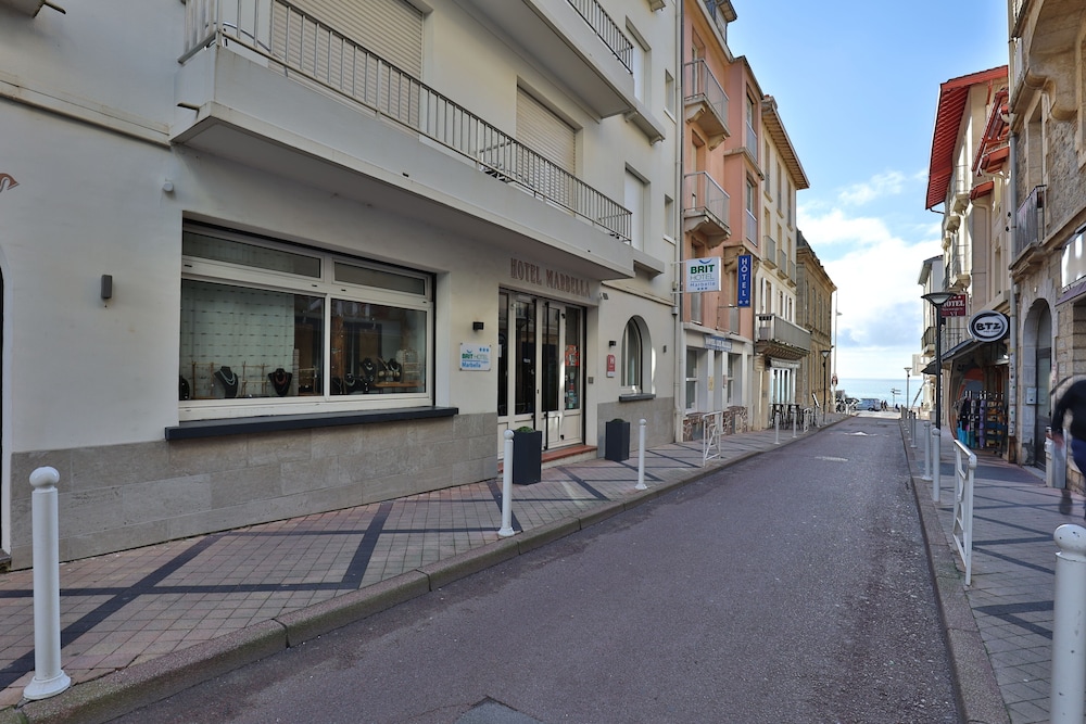 Brit Hotel Marbella 50/63
