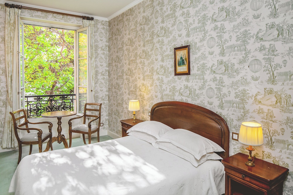 Hotel des Grandes Ecoles 18/49