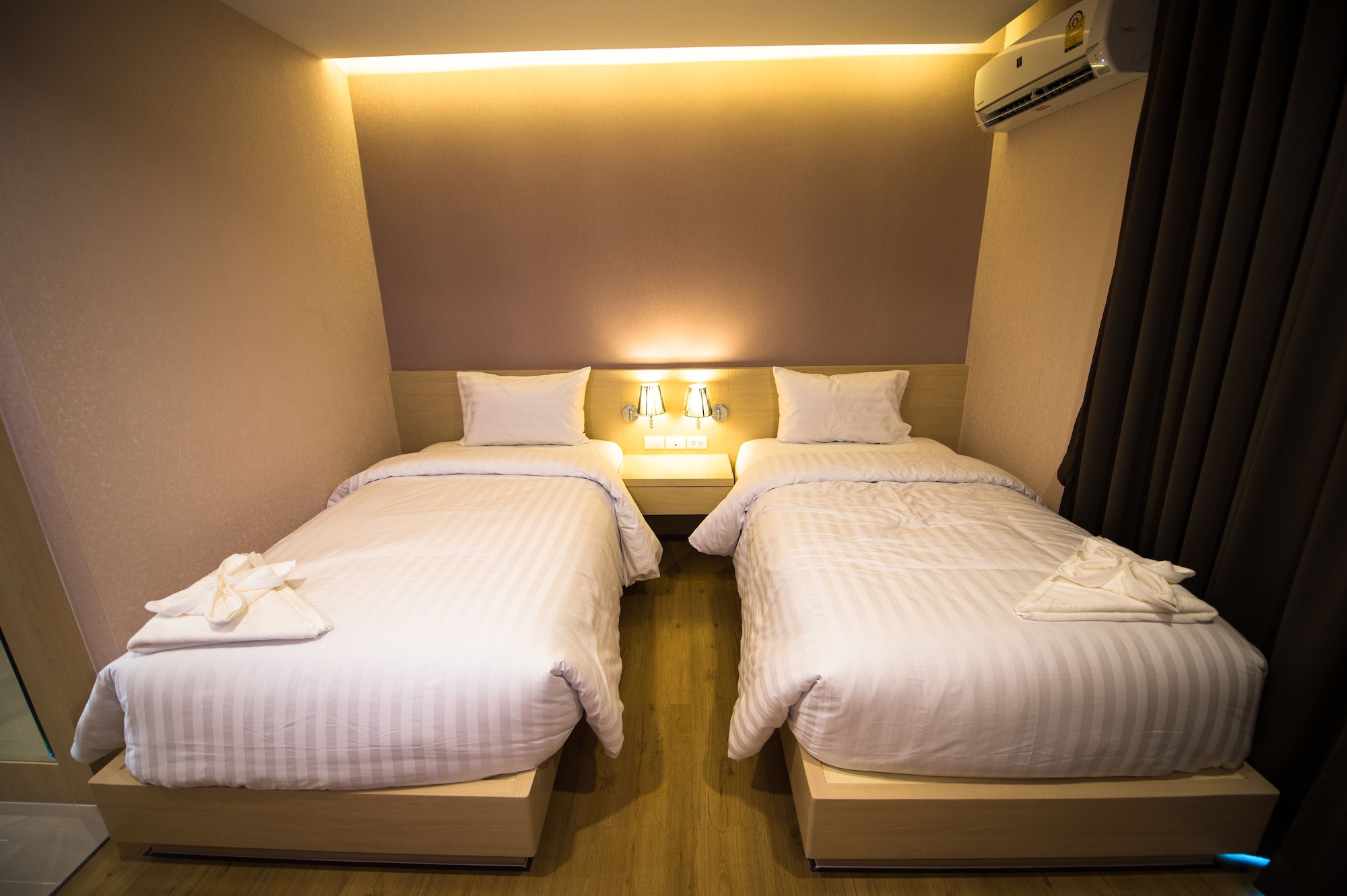 SUPERIOR, TWIN BEDS