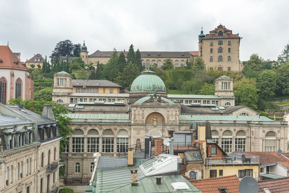Hotel Quellenhof 2/48