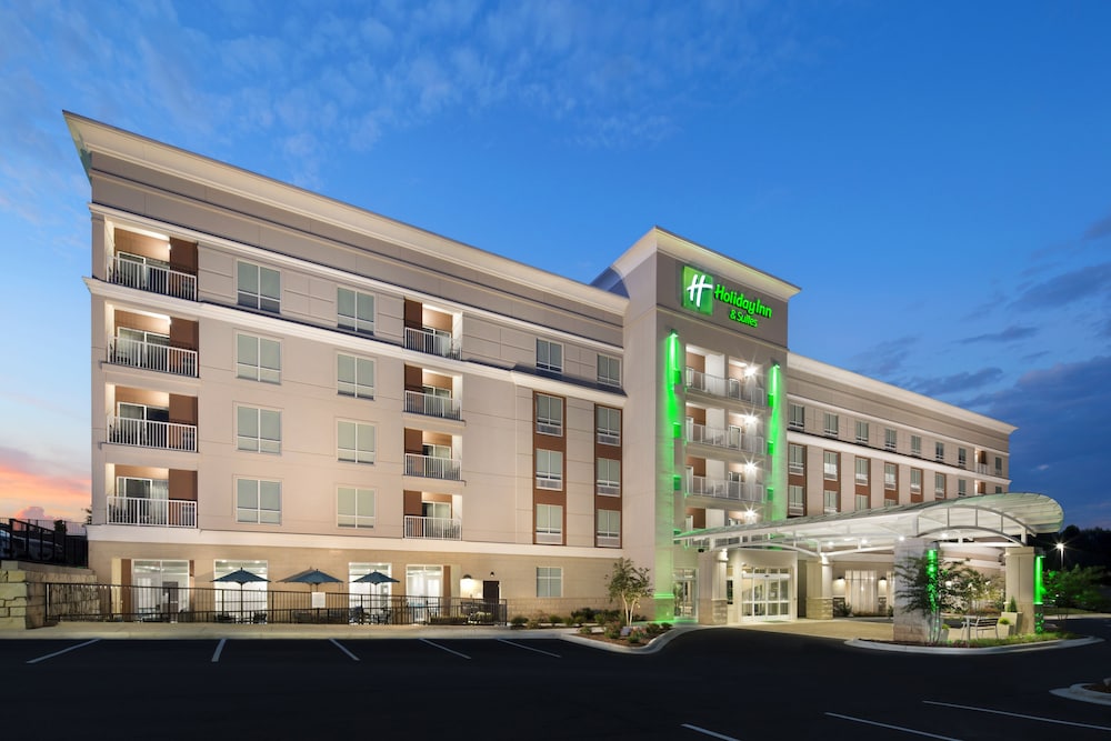 Holiday Inn And Suites Arden Asheville Airport 4/51