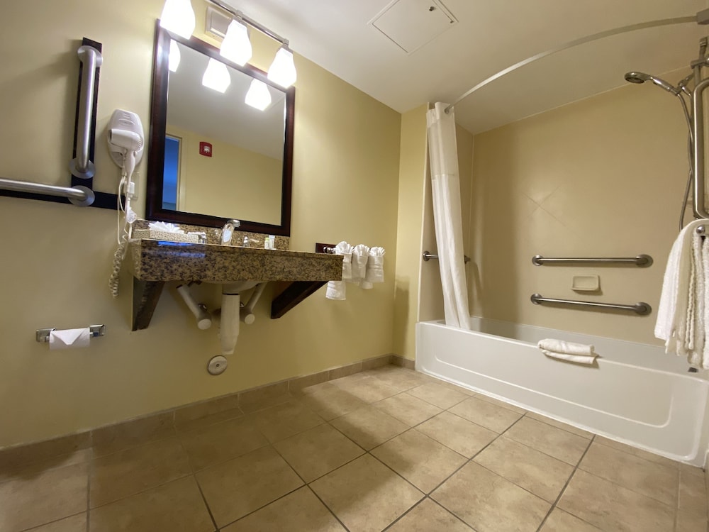 Quality Inn Flamingo 24/40