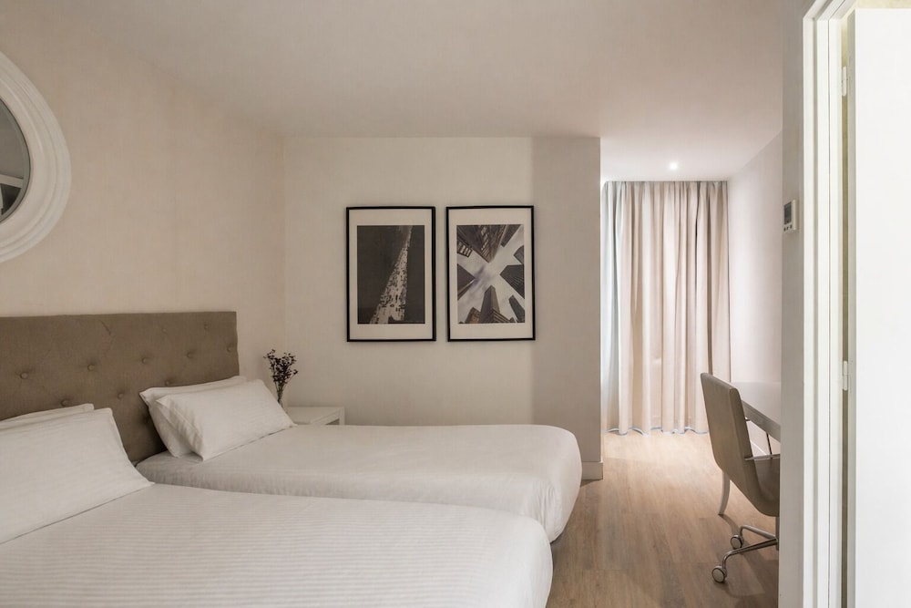 LATROUPE Grand Place Hostel 22/64