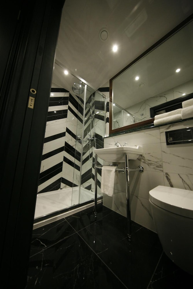 The Portico Hotel 19/19