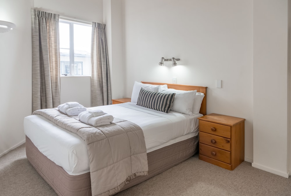 2 BEDROOMS, APARTMENT