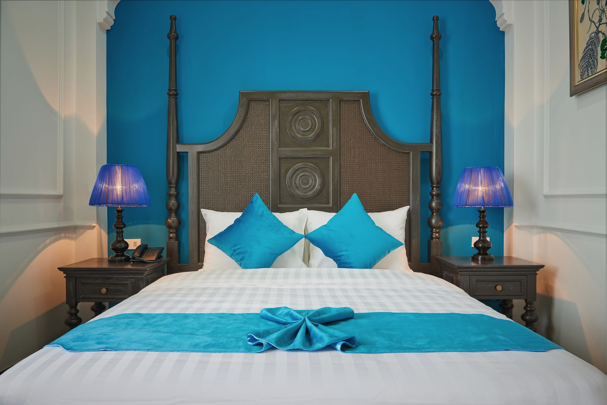 DELUXE, DOUBLE BED