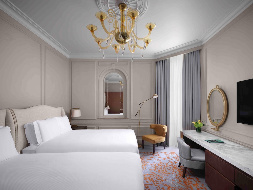 The Savoy Hotel 17/50