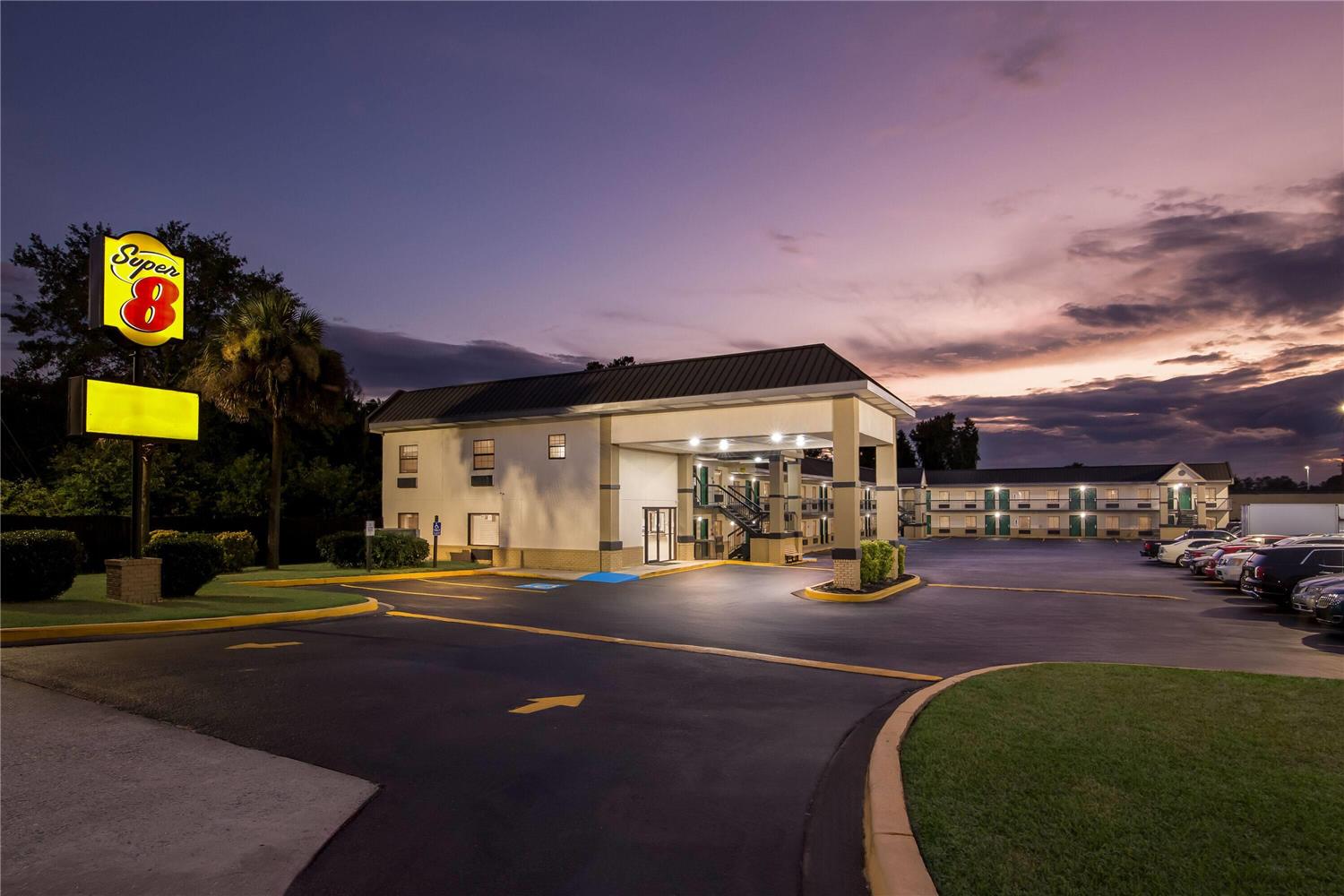 Super 8 by Wyndham Columbia 16/18