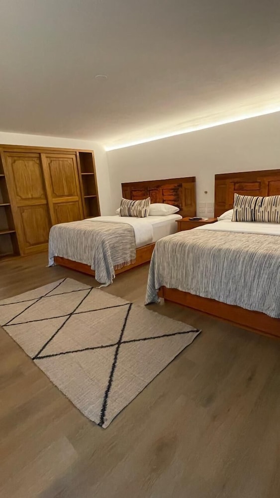 3 BEDROOMS, FAMILY, BUNGALOW, MOUNTAIN SIDE, MOUNTAIN VIEW