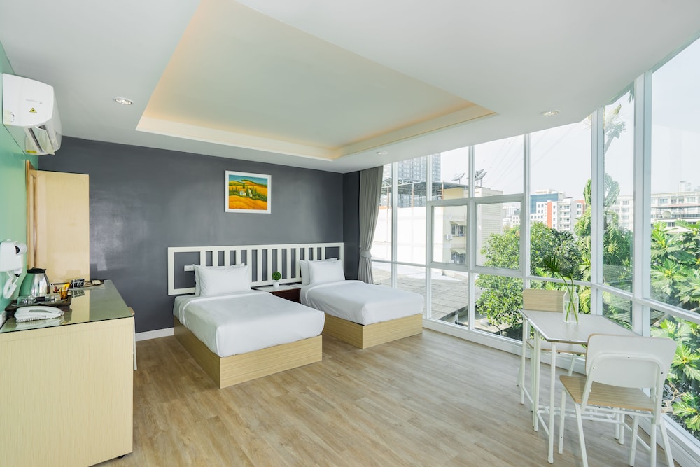 Ratchada Point Hotel 27/57