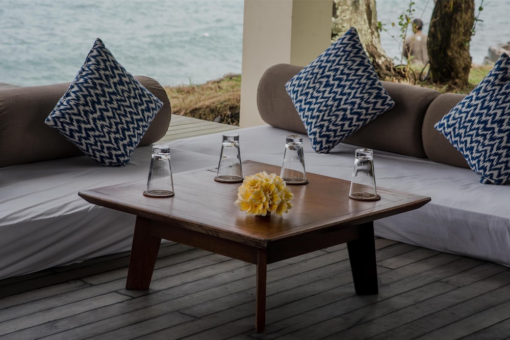 Alila Manggis 39/50