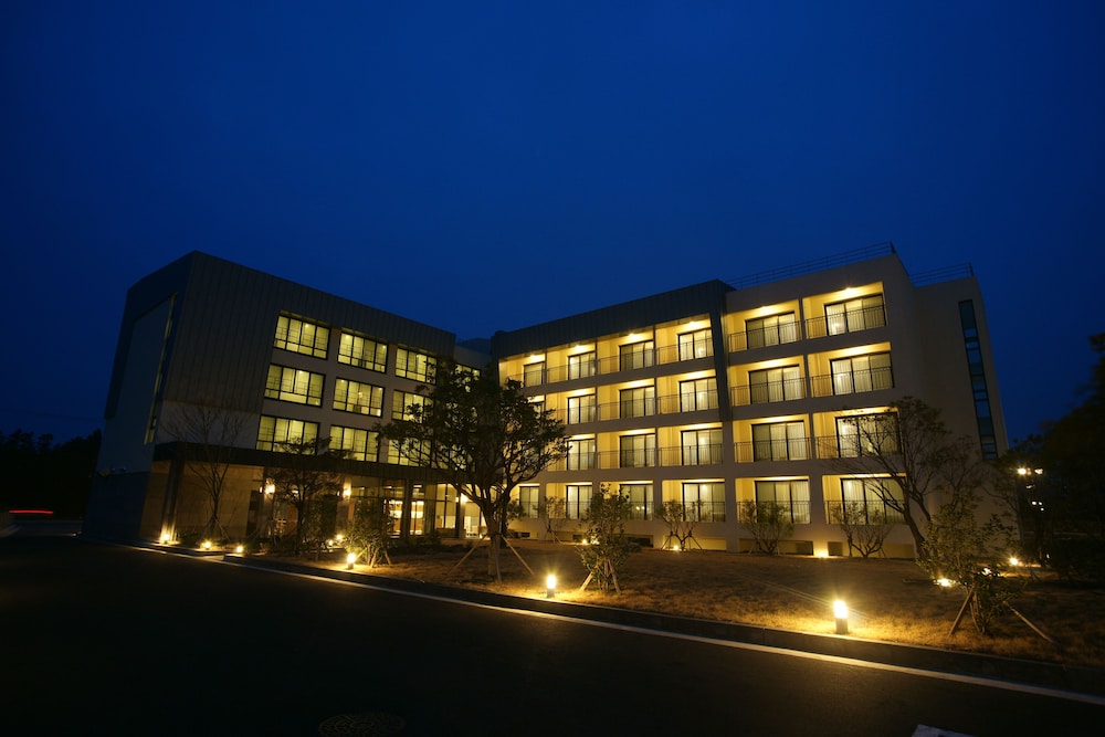 Illeinn Hotel 4/32