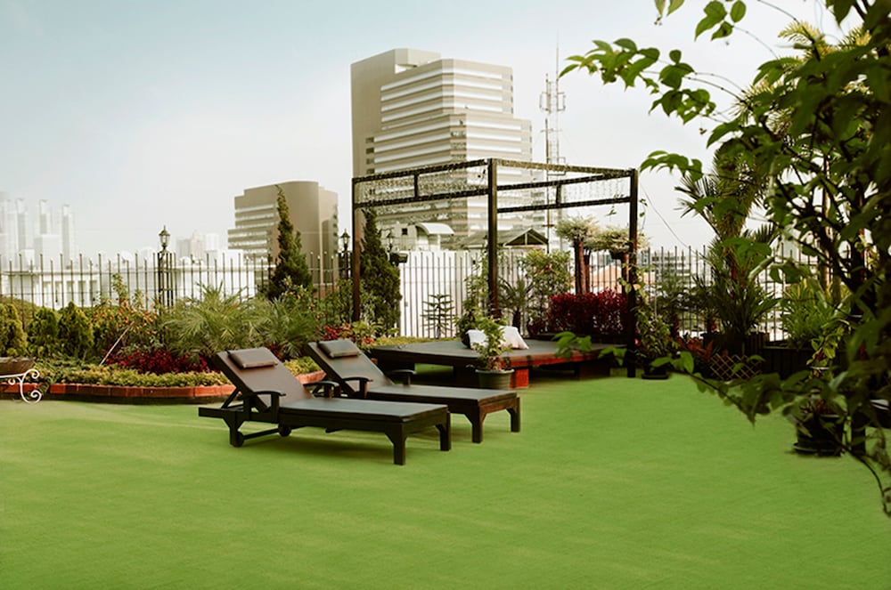 Rongratana Executive Residence 62/67