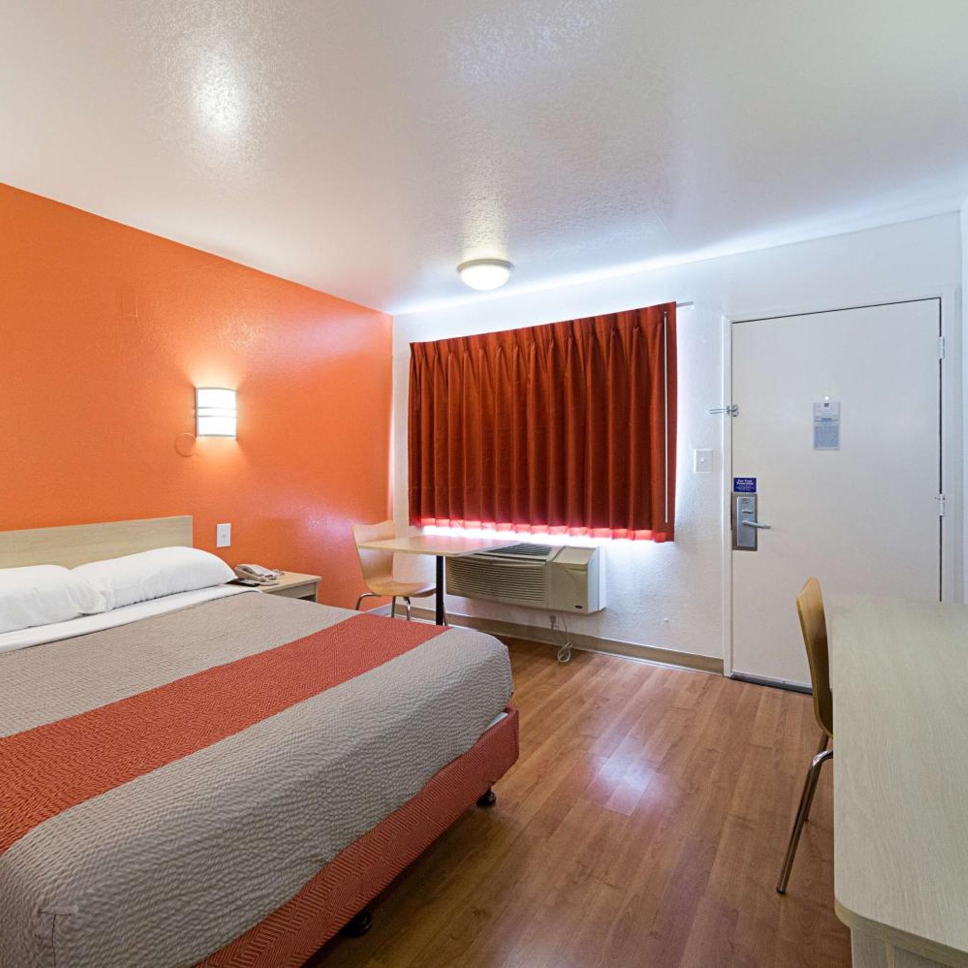ROOM, DOUBLE BED, ACCESSIBLE
