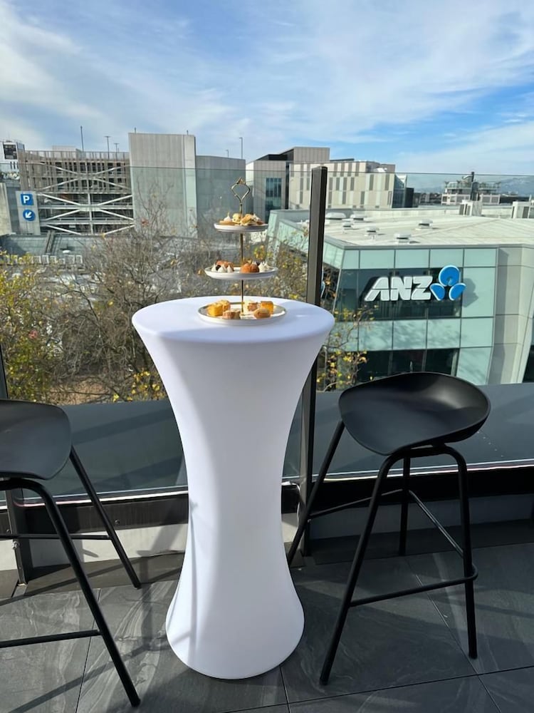 Christchurch City Hotel 28/35