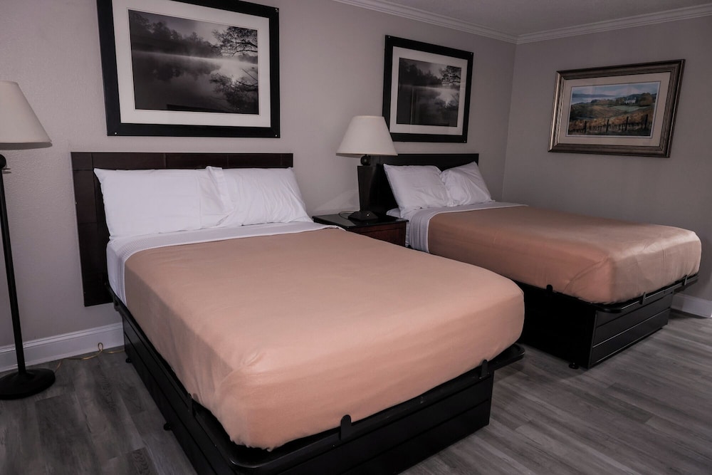 Riverside Inn & Suites by OYO Danville Ceaser Casino 28/68
