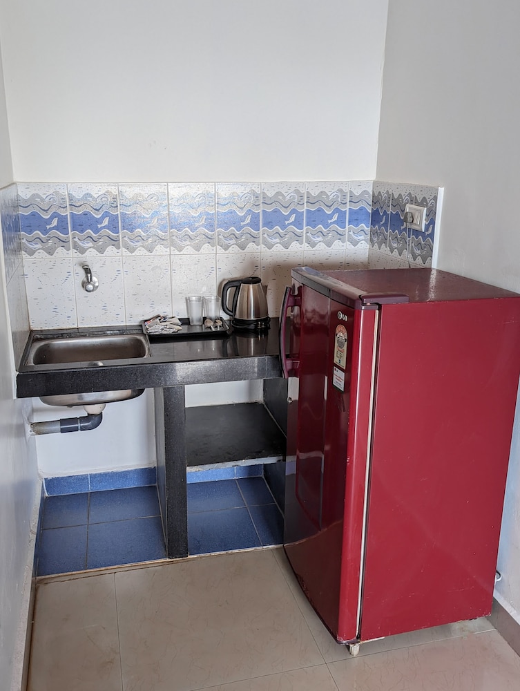 Swati Hotel 46/72