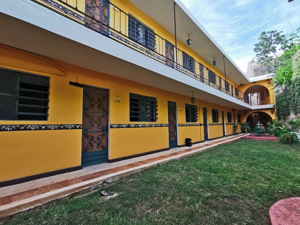 Hotel Mucuy 20/25