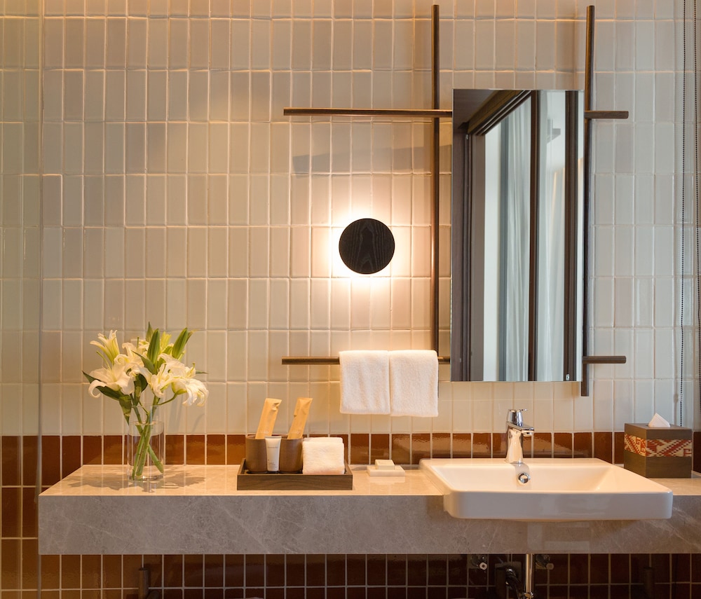 Ad Lib Hotel Khon Kaen 50/50