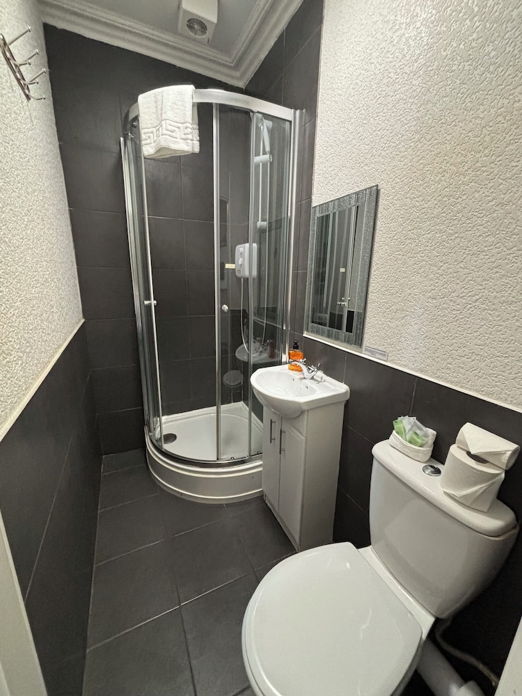 Clarin Guest House 26/28
