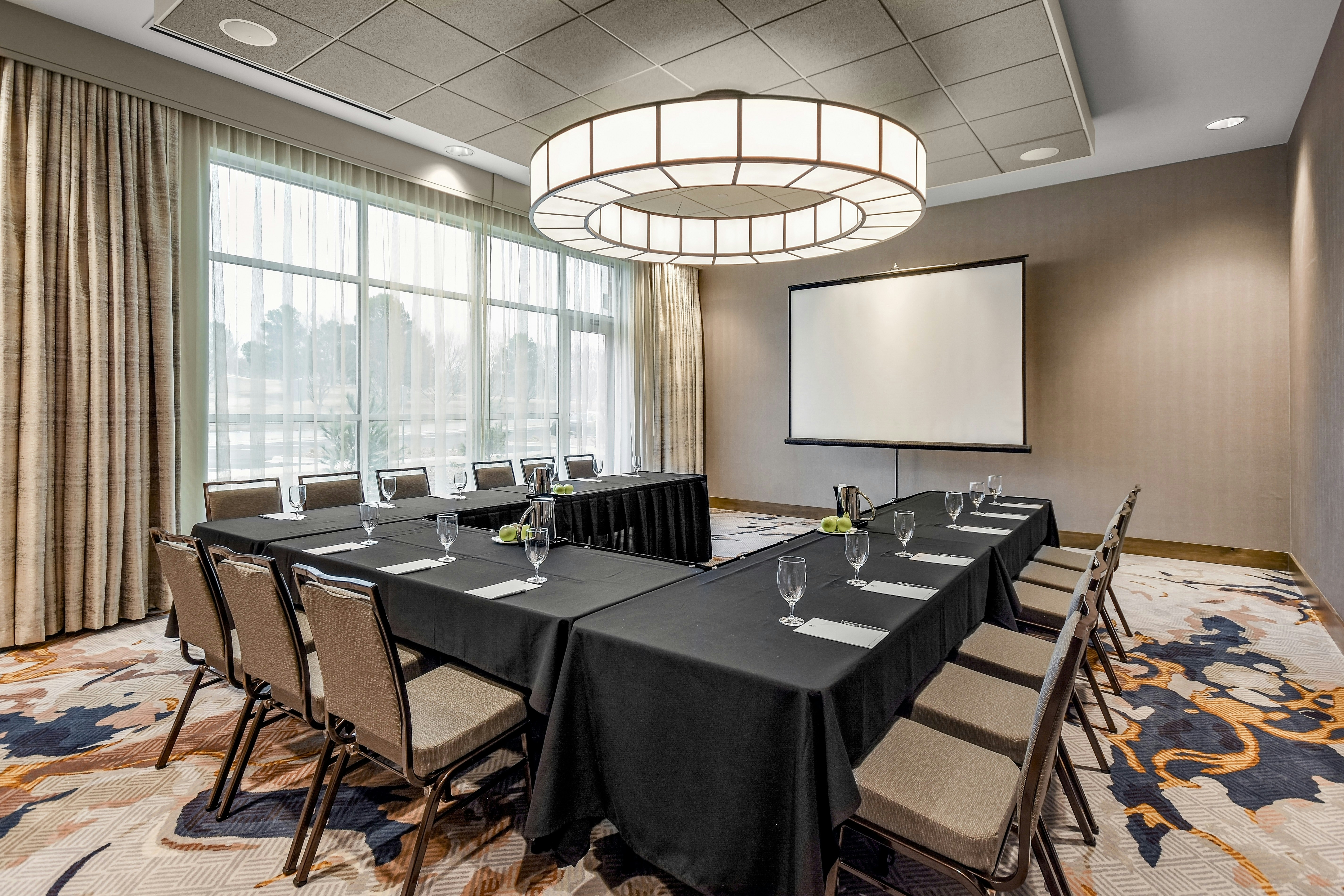 Embassy Suites by Hilton Jonesboro Red Wolf Convention Center 51/60