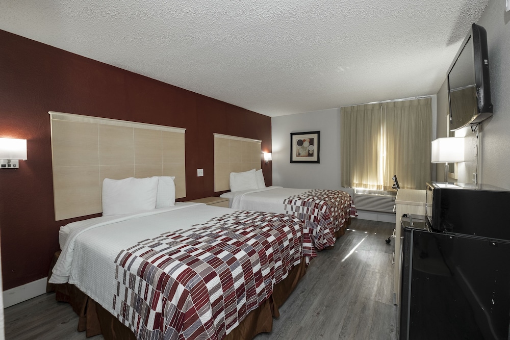 Red Roof Inn Raleigh North-Crabtree Mall/Lenovo Center 14/34