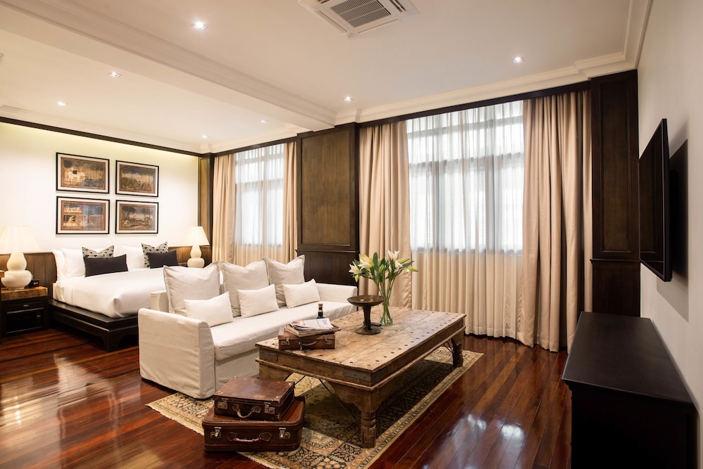 The Bridge An Eclectic Luxotel Chiangmai 28/72
