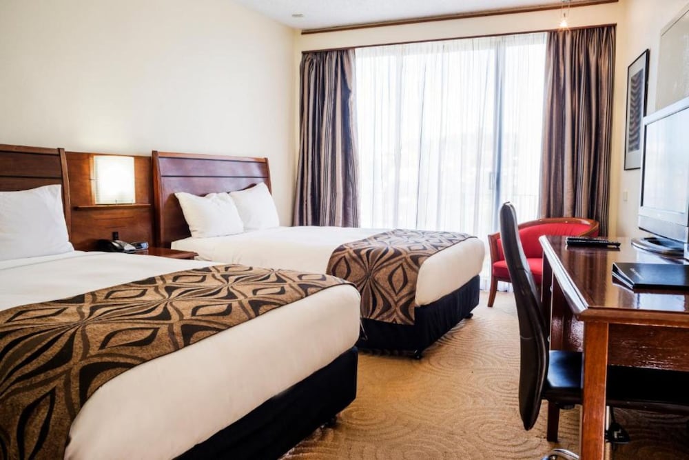 Crown Hotel Port Moresby 19/63